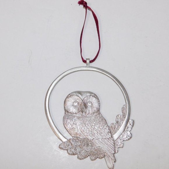 2013 Amos Pewter Canada 3" Circle Owl Christmas Ornament - Picture 3 of 6